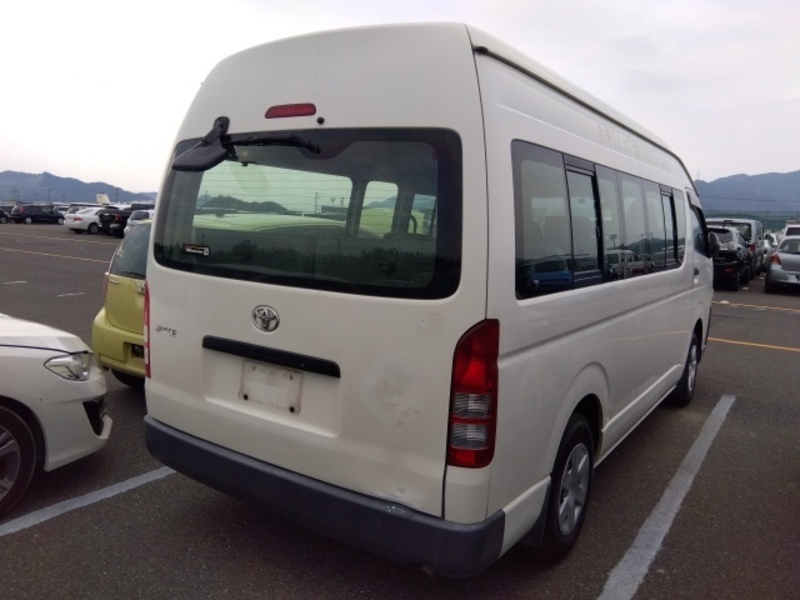 Hiace Commuter