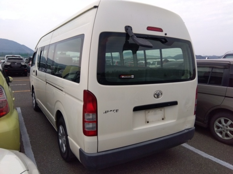 Hiace Commuter