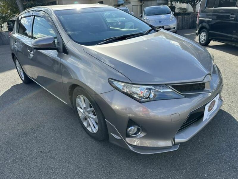 TOYOTA AURIS