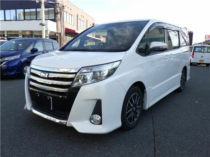 TOYOTA NOAH