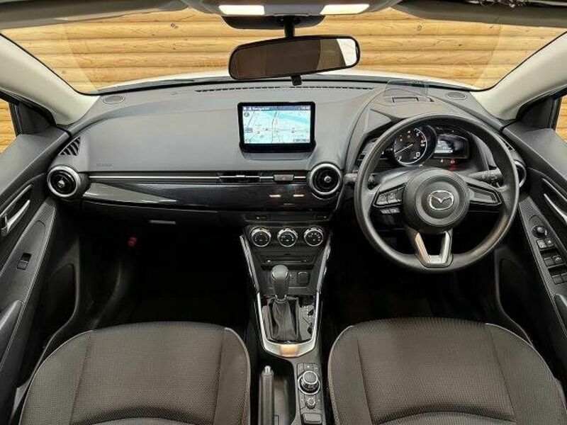 MAZDA2