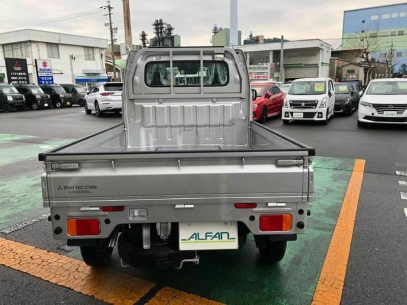 MINICAB TRUCK