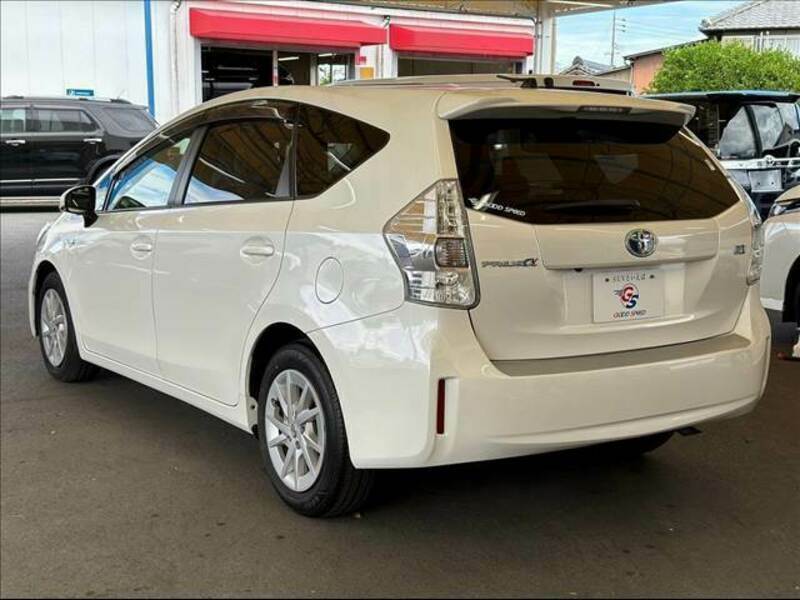 PRIUS ALPHA