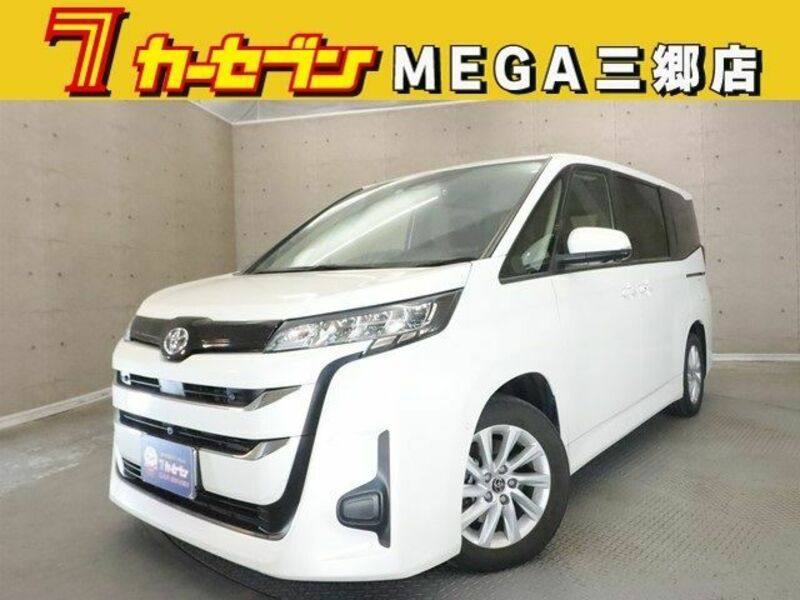 TOYOTA NOAH