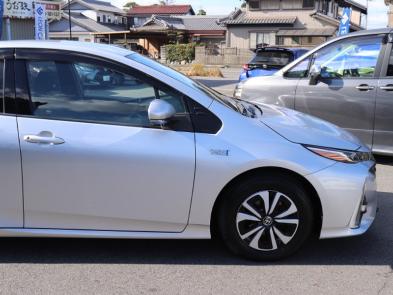 PRIUS PHV