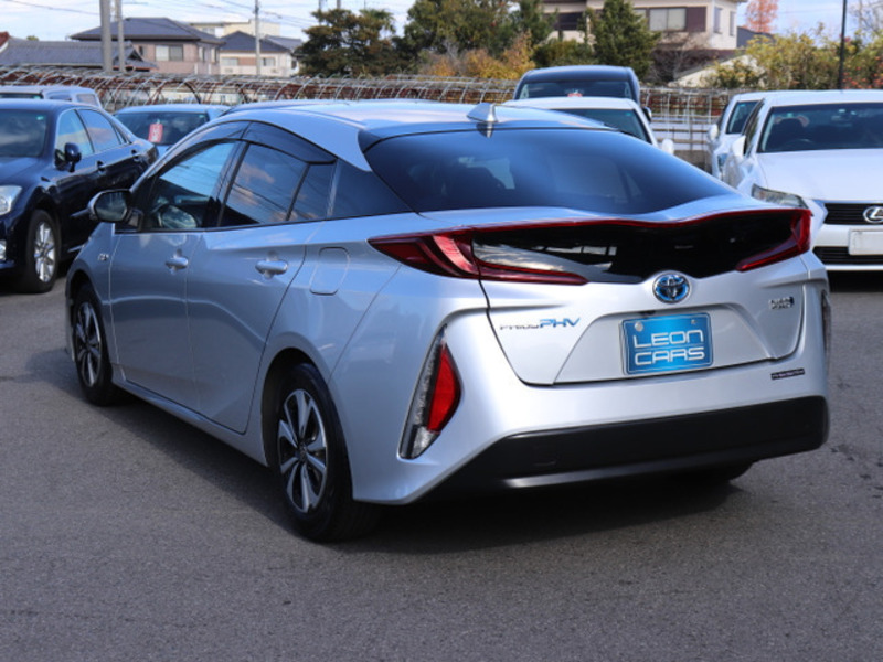 PRIUS PHV