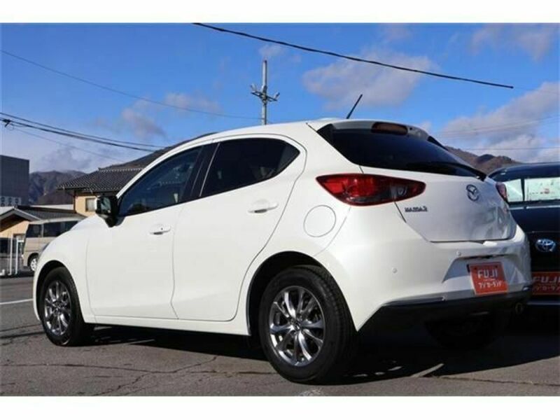 MAZDA2