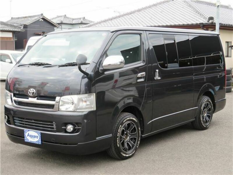 TOYOTA HIACE