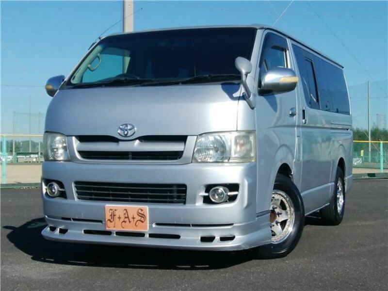 TOYOTA HIACE