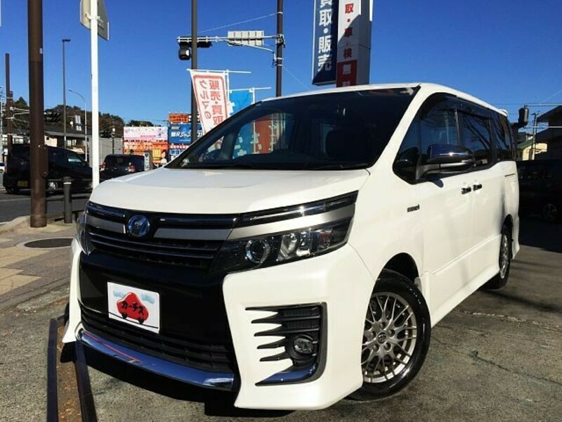 TOYOTA VOXY