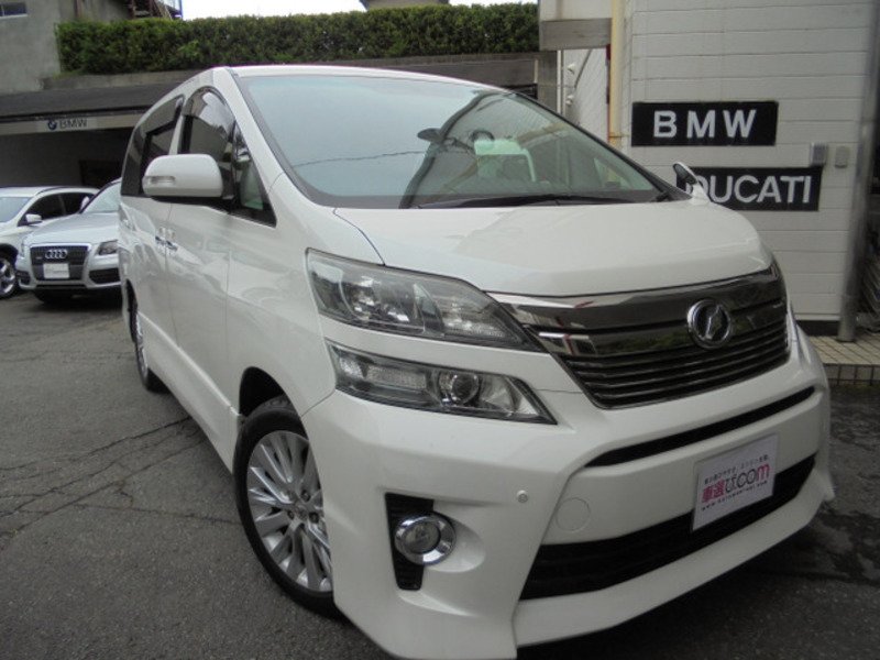 TOYOTA VELLFIRE