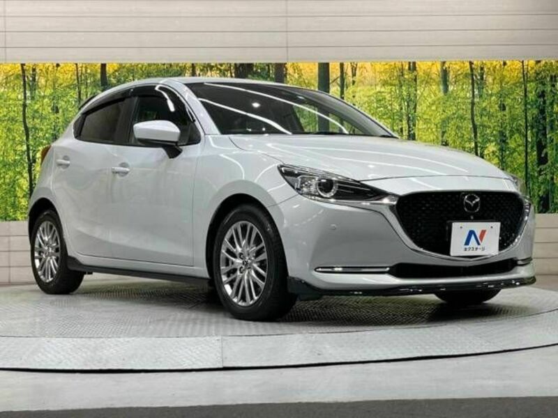 MAZDA2