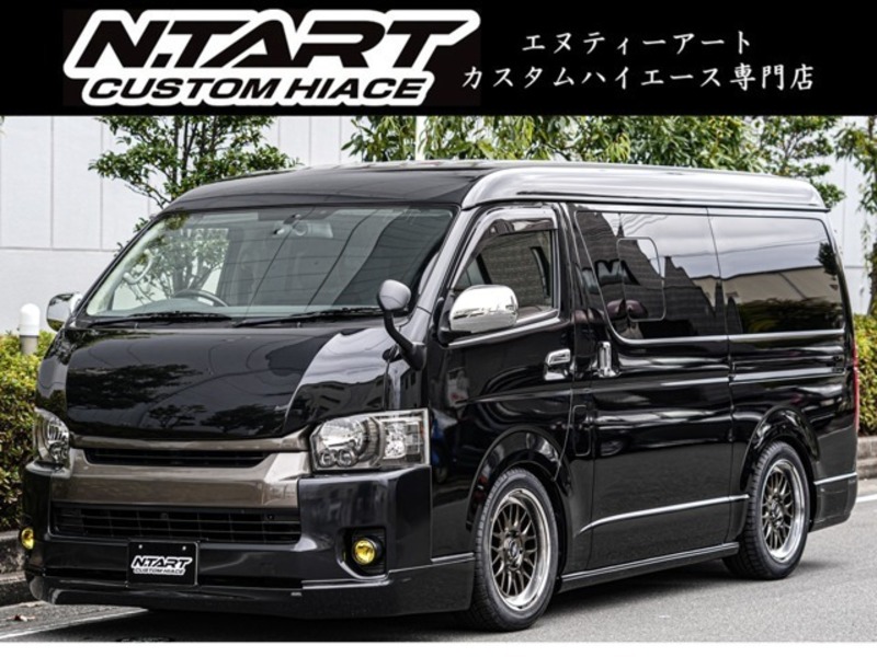 TOYOTA HIACE VAN