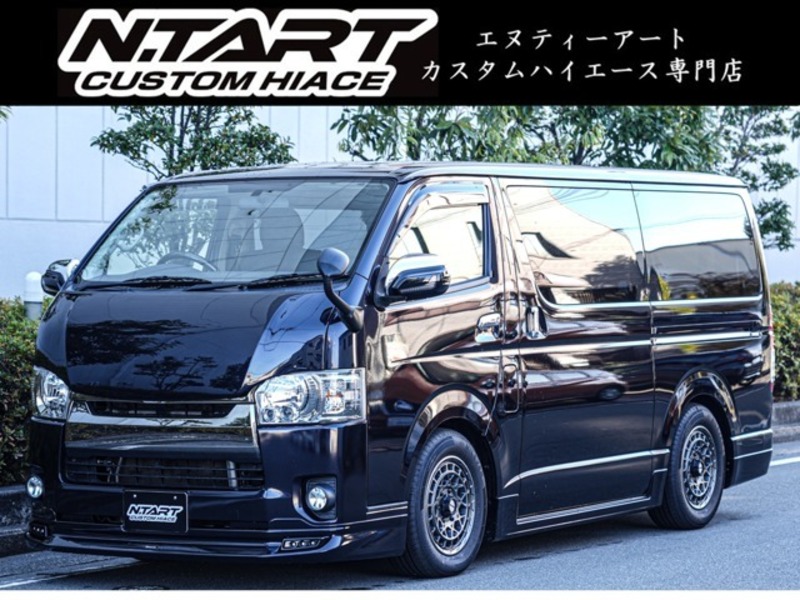 TOYOTA HIACE VAN