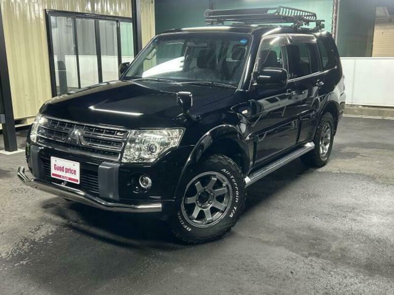 MITSUBISHI PAJERO