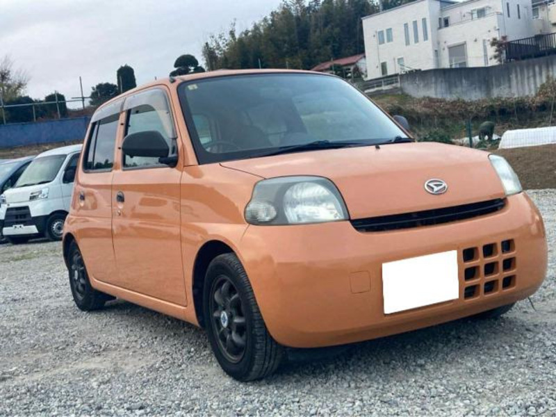 DAIHATSU ESSE