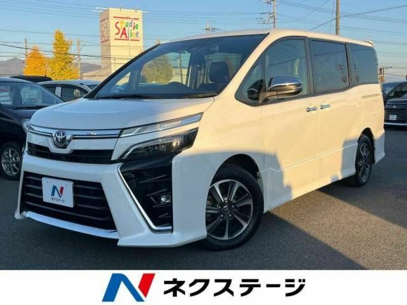 TOYOTA VOXY