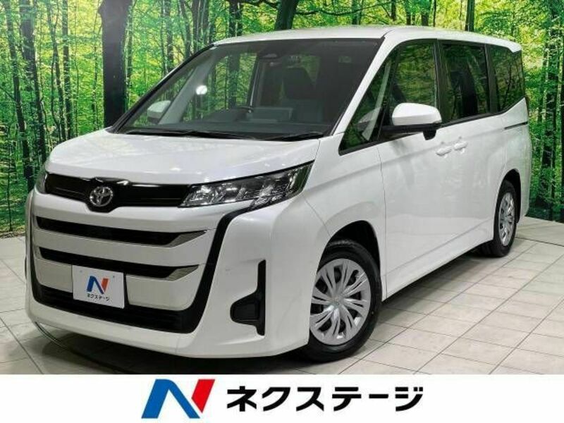 TOYOTA NOAH