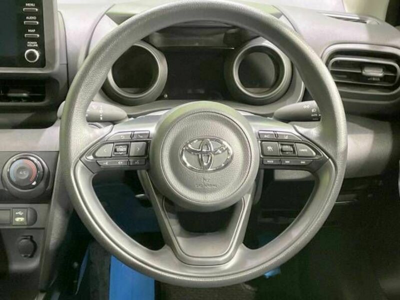 YARIS CROSS