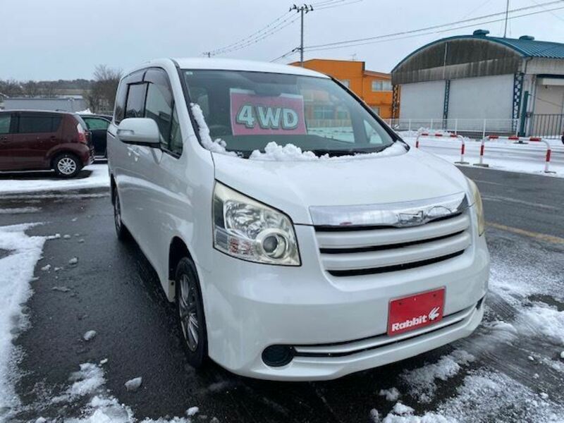 TOYOTA NOAH