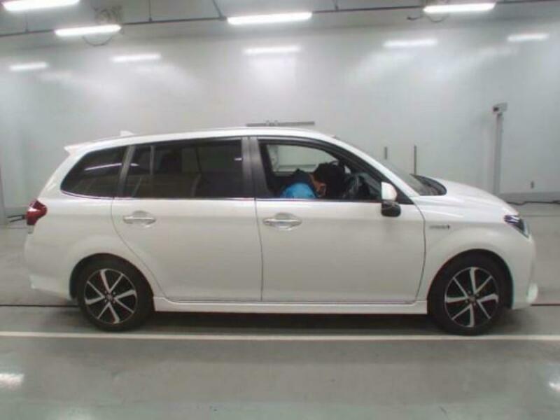 COROLLA FIELDER-1