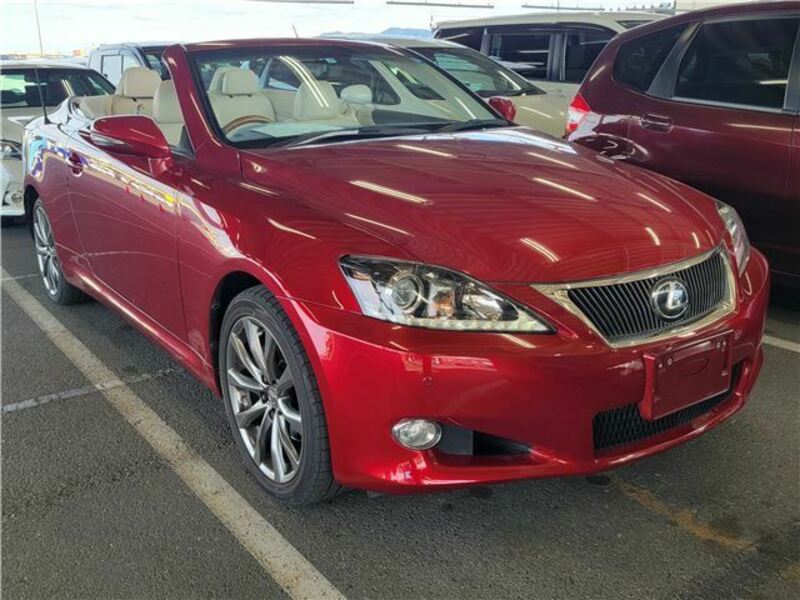 LEXUS IS