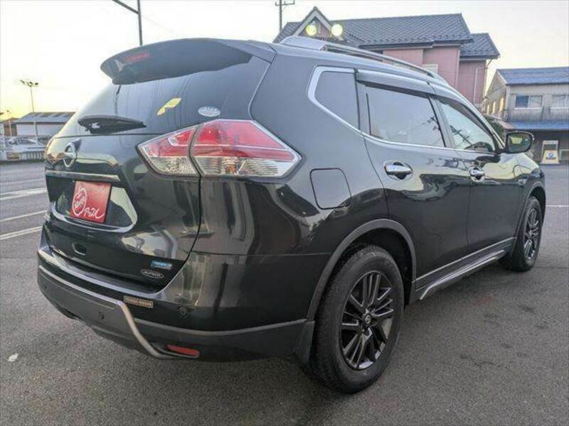 X-TRAIL