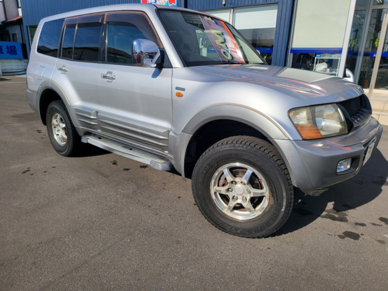 MITSUBISHI PAJERO