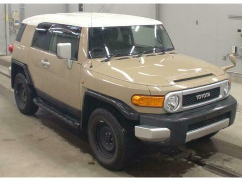 TOYOTA FJ CRUISER