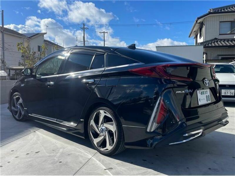 PRIUS PHV