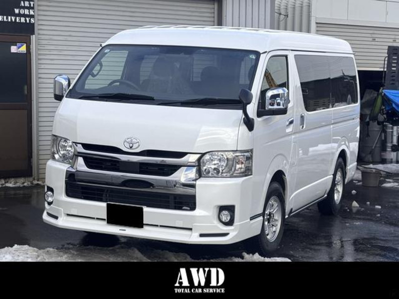 TOYOTA HIACE VAN