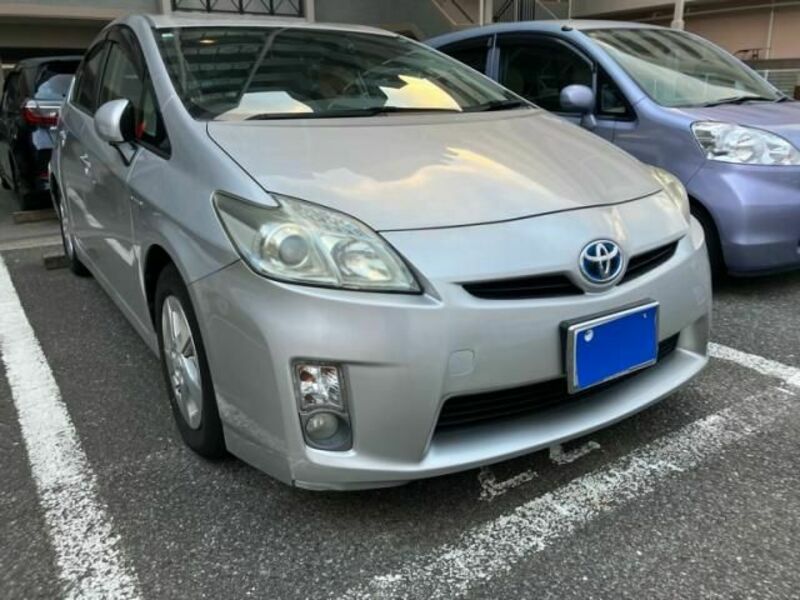 TOYOTA PRIUS