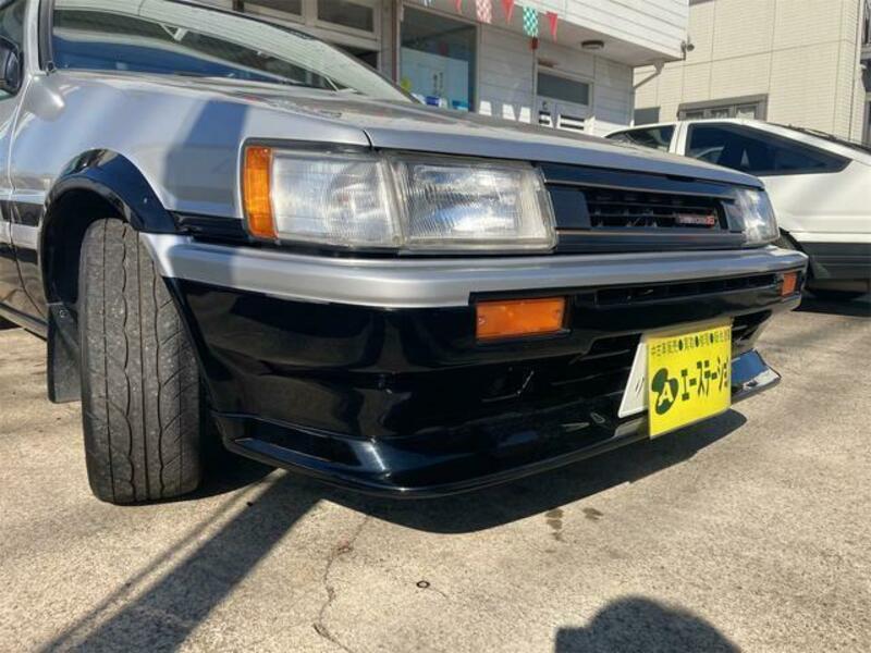 COROLLA LEVIN