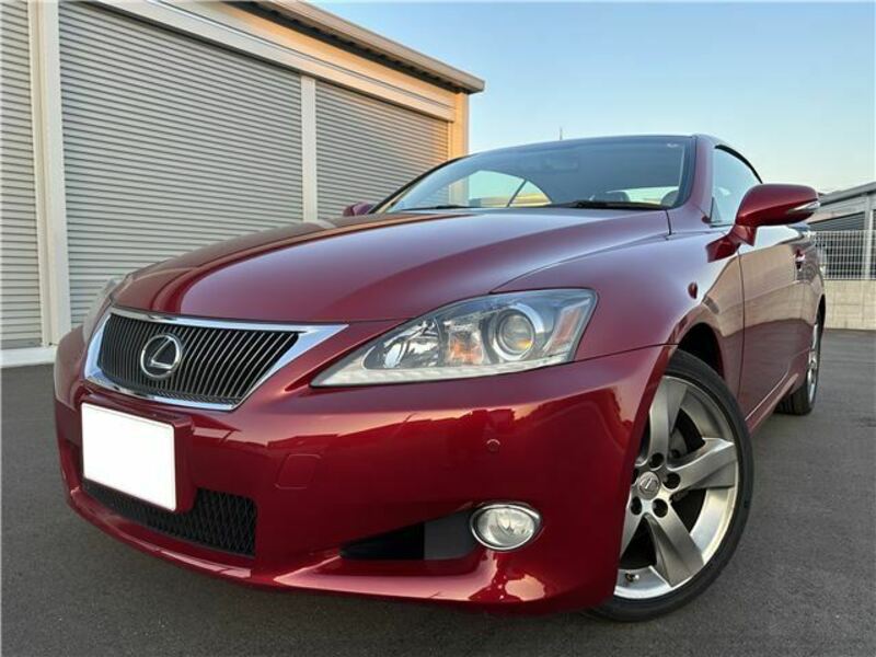 LEXUS IS