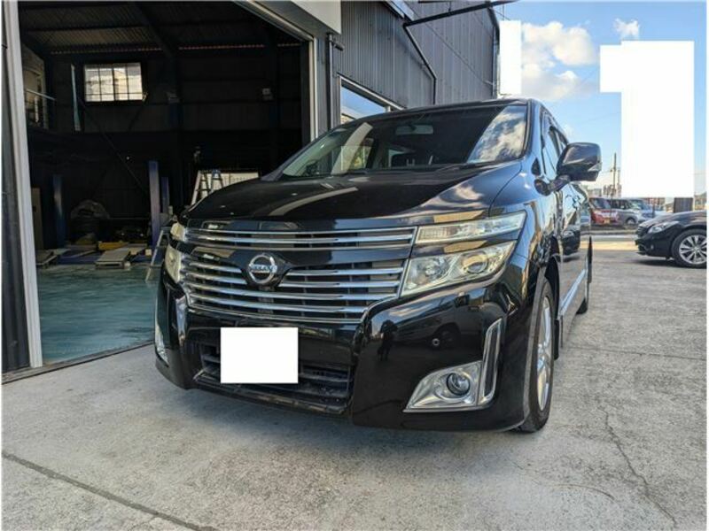 NISSAN ELGRAND