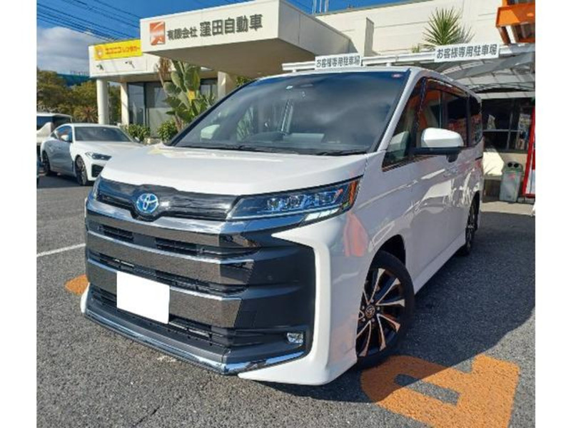 TOYOTA NOAH