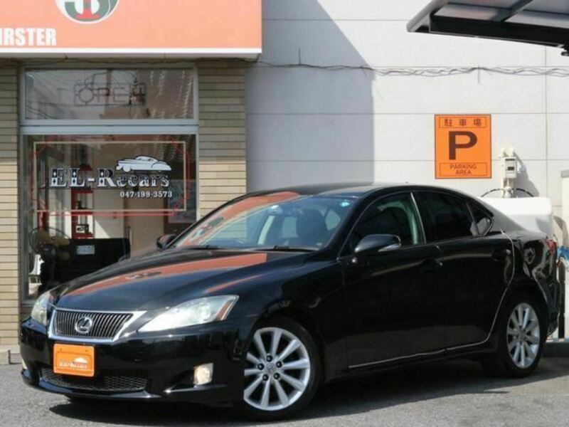 LEXUS IS