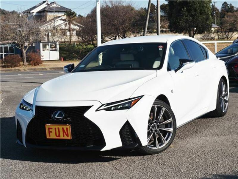 LEXUS IS