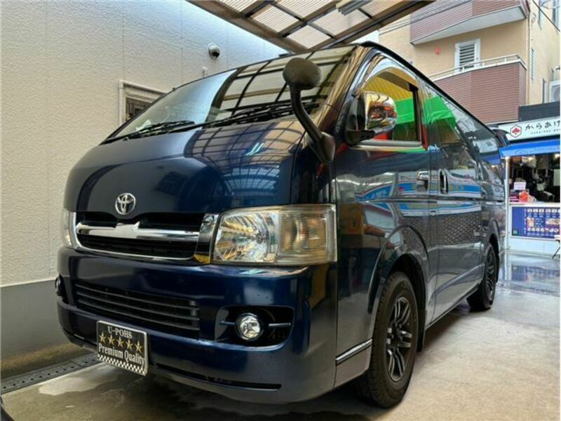 TOYOTA HIACE VAN