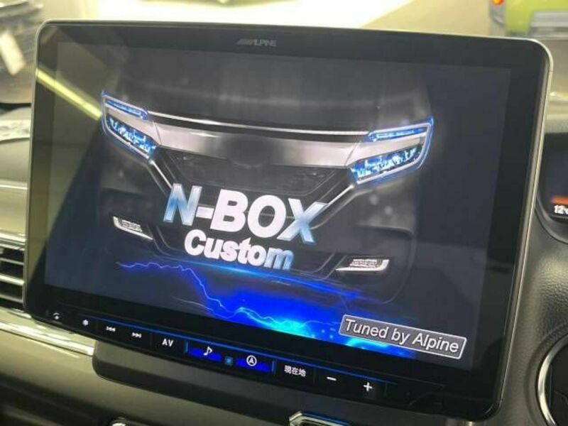 N BOX CUSTOM