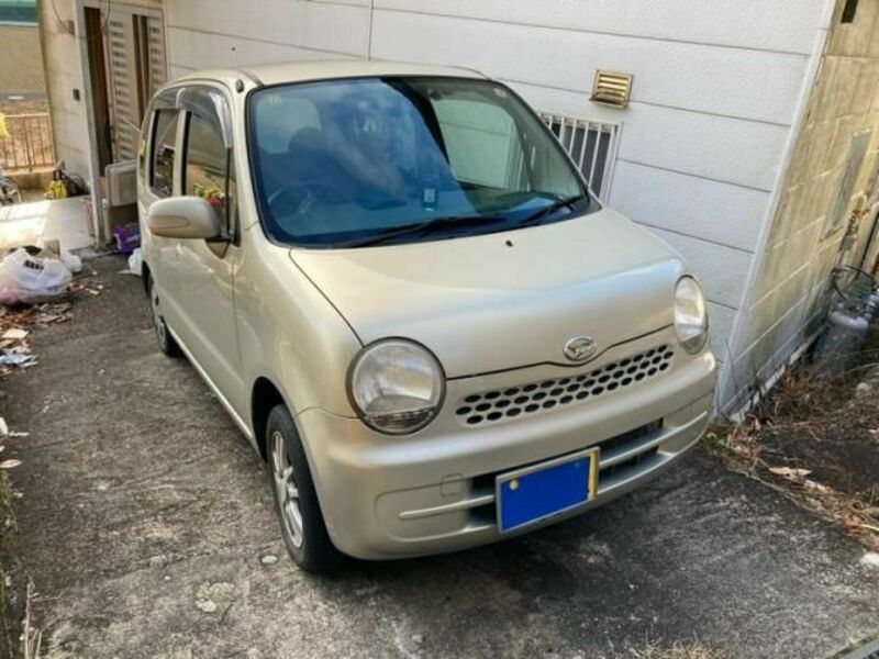 DAIHATSU MOVE LATTE