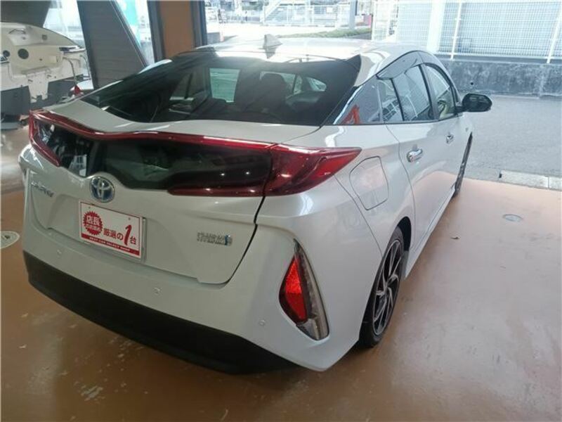 PRIUS PHV