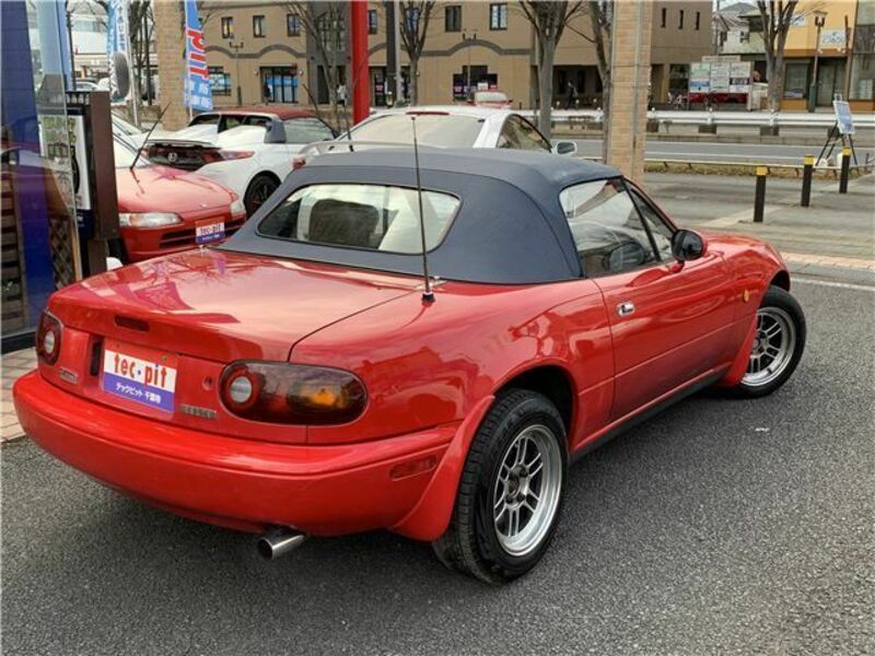 EUNOS ROADSTER