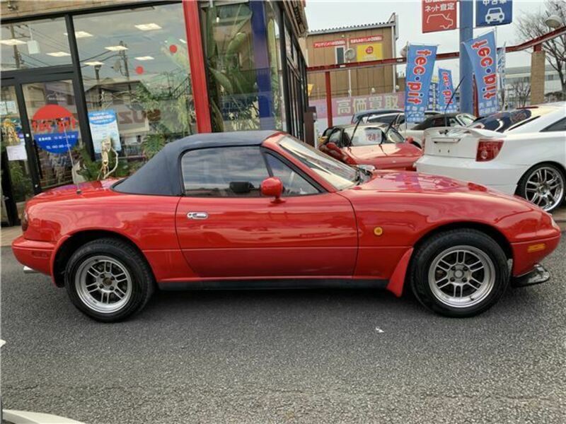 EUNOS ROADSTER