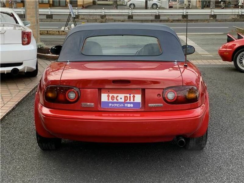 EUNOS ROADSTER