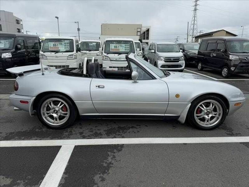 EUNOS ROADSTER