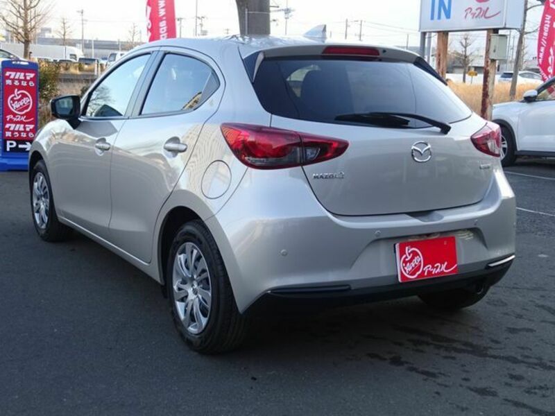 MAZDA2