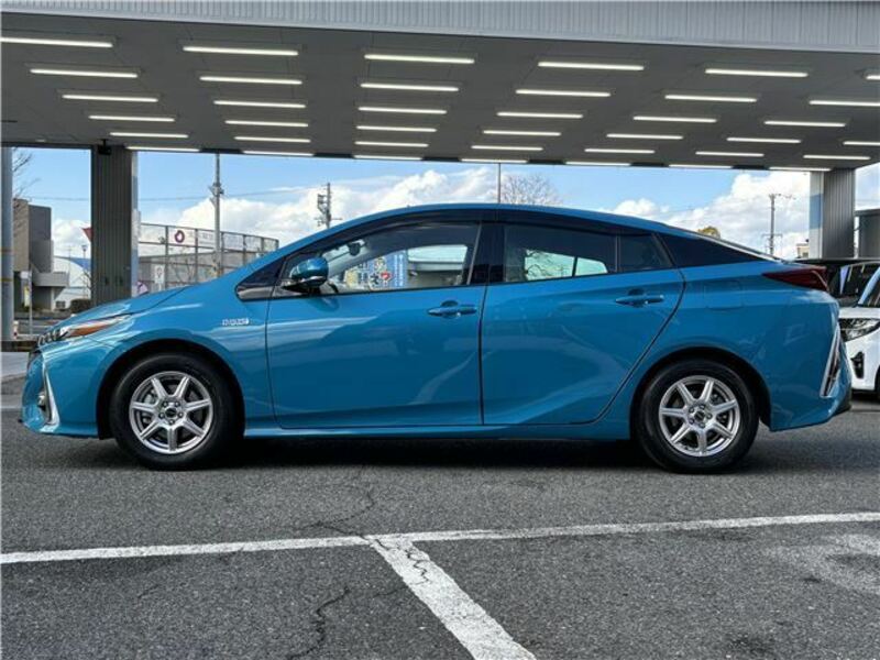 PRIUS PHV