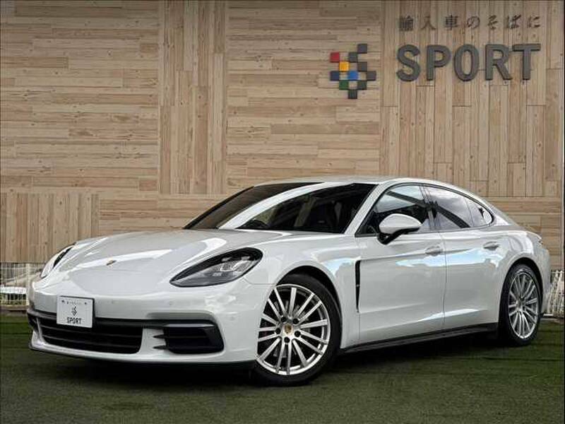 PORSCHE PANAMERA