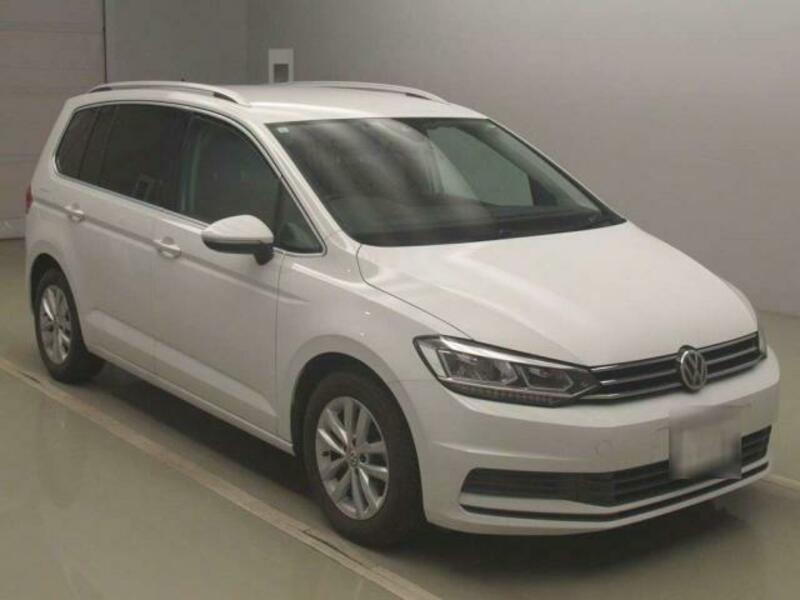 VOLKSWAGEN GOLF TOURAN